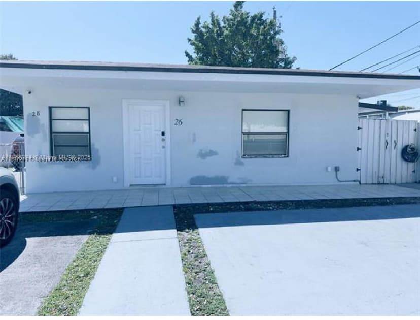 26 E 48th St, Hialeah FL 33013