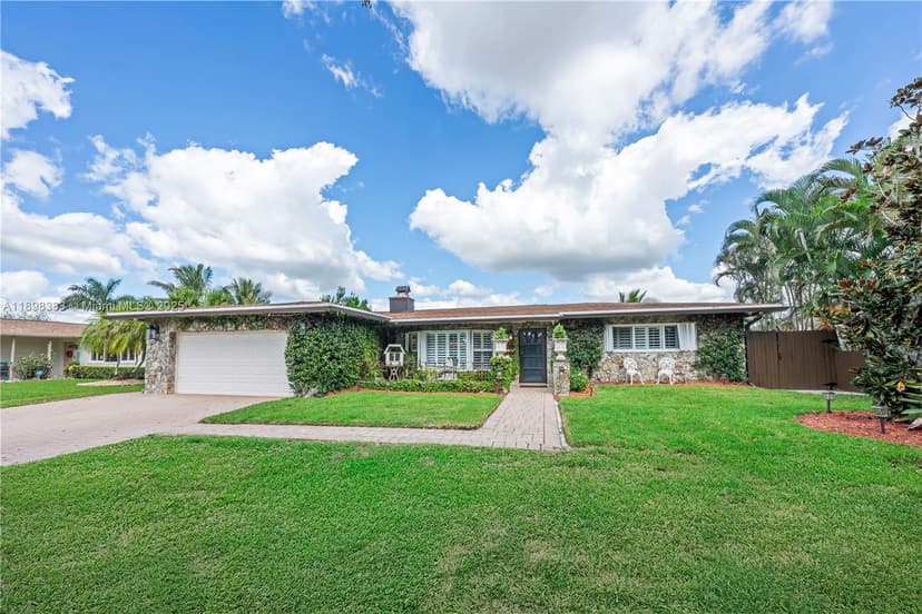 11041 NW 22nd St, Pembroke Pines FL 33026