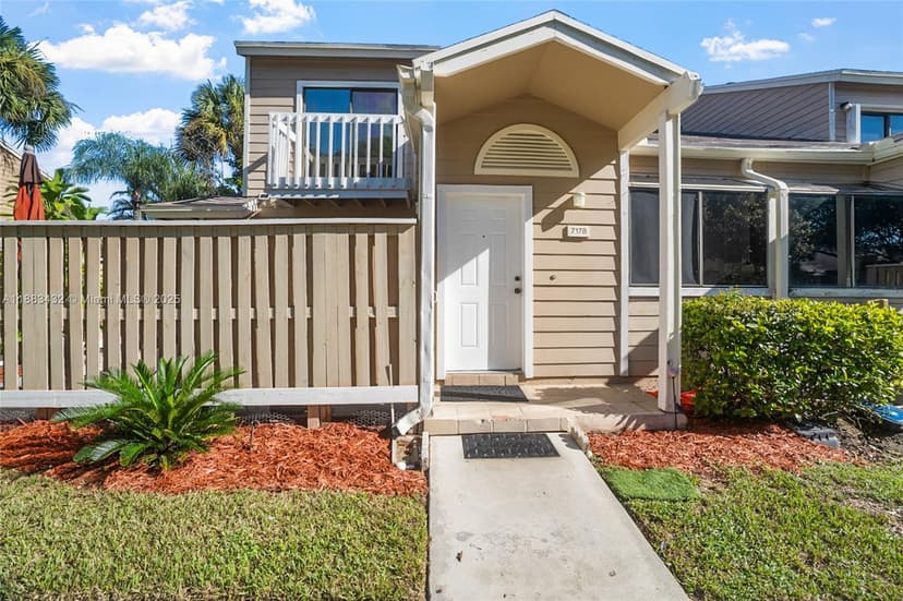 7178 Sportsmans Dr, North Lauderdale FL 33068