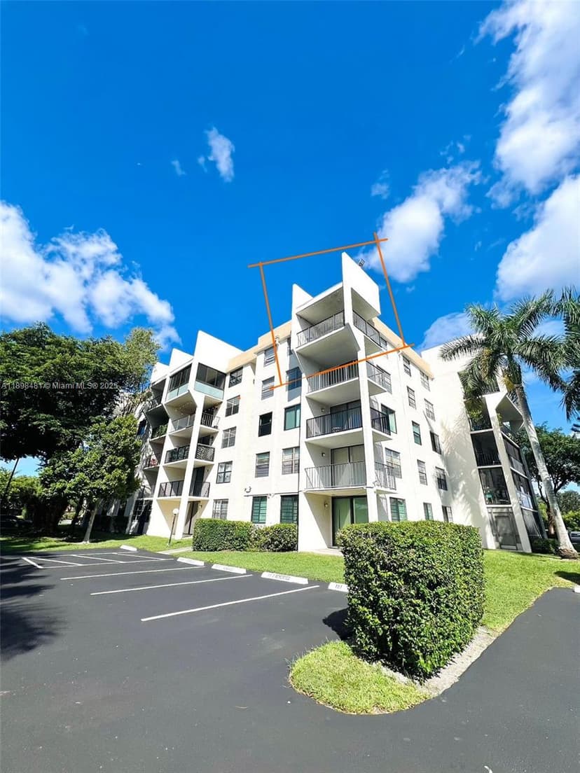 6190 Woodlands Blvd # 517, Tamarac FL 33319