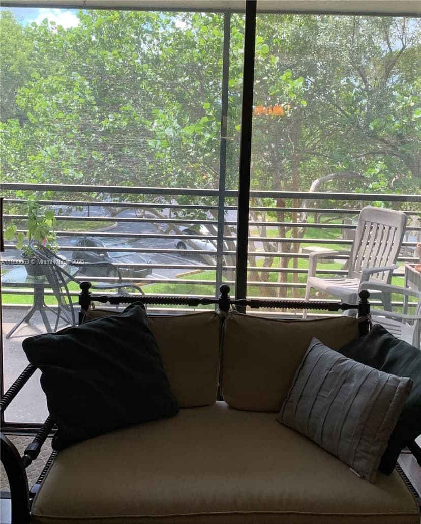 900 Colony Point Cir # 305, Pembroke Pines FL 33026